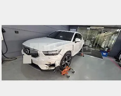 Photo 1 of 17: 2021 Volvo XC40B4 AWD — Korean insurance auction