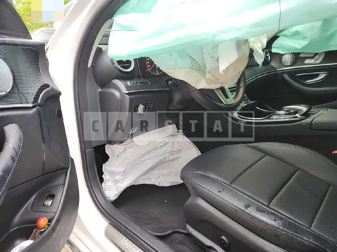Photo 2 of 19: 2020 Mercedes-Benz E300, VIN WDDZF4JB7LA743921 — Korean insurance auction