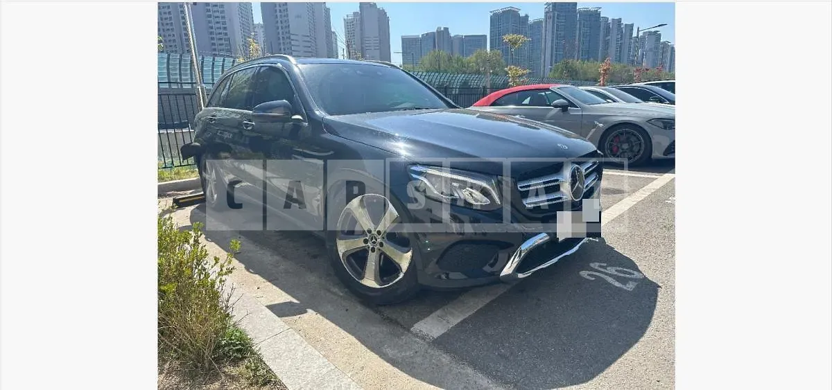 Photo 2 of 19: 2018 Mercedes-Benz GLC220 d 4Matic — Korean insurance auction
