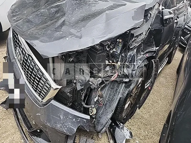 Photo 2 of 27: 2018 Kia Sorento — Korean insurance auction