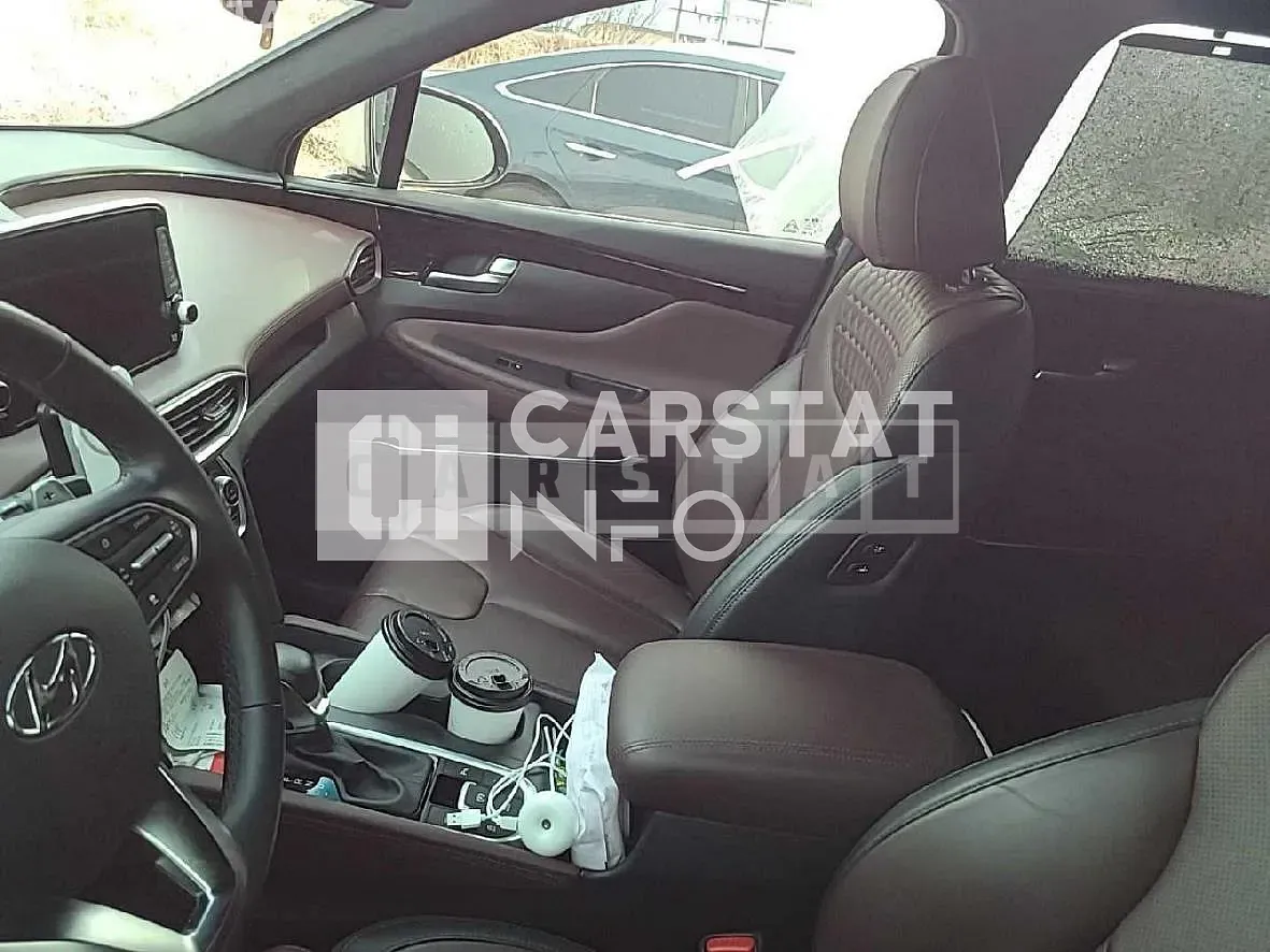 Photo 2 of 11: 2019 Hyundai Santa Fe, VIN KMHS581CBKU150918 — Korean insurance auction
