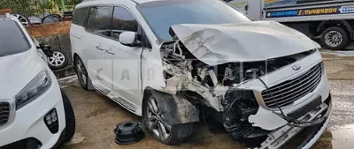 Photo 1 of 8: 2017 Kia Carnival, VIN KNAMC81ABHS307601 — Korean insurance auction