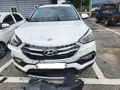 Photo 1 of 19: 2016 Hyundai Santa Fe, VIN KMHSW81UBGU597352 — Korean insurance auction