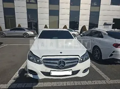 Photo 1 of 30: 2016 Mercedes-Benz E250 BlueTec 4Matic — Korean insurance auction