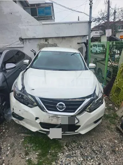 Photo 1 of 8: 2016 Nissan Altima — Korean insurance auction