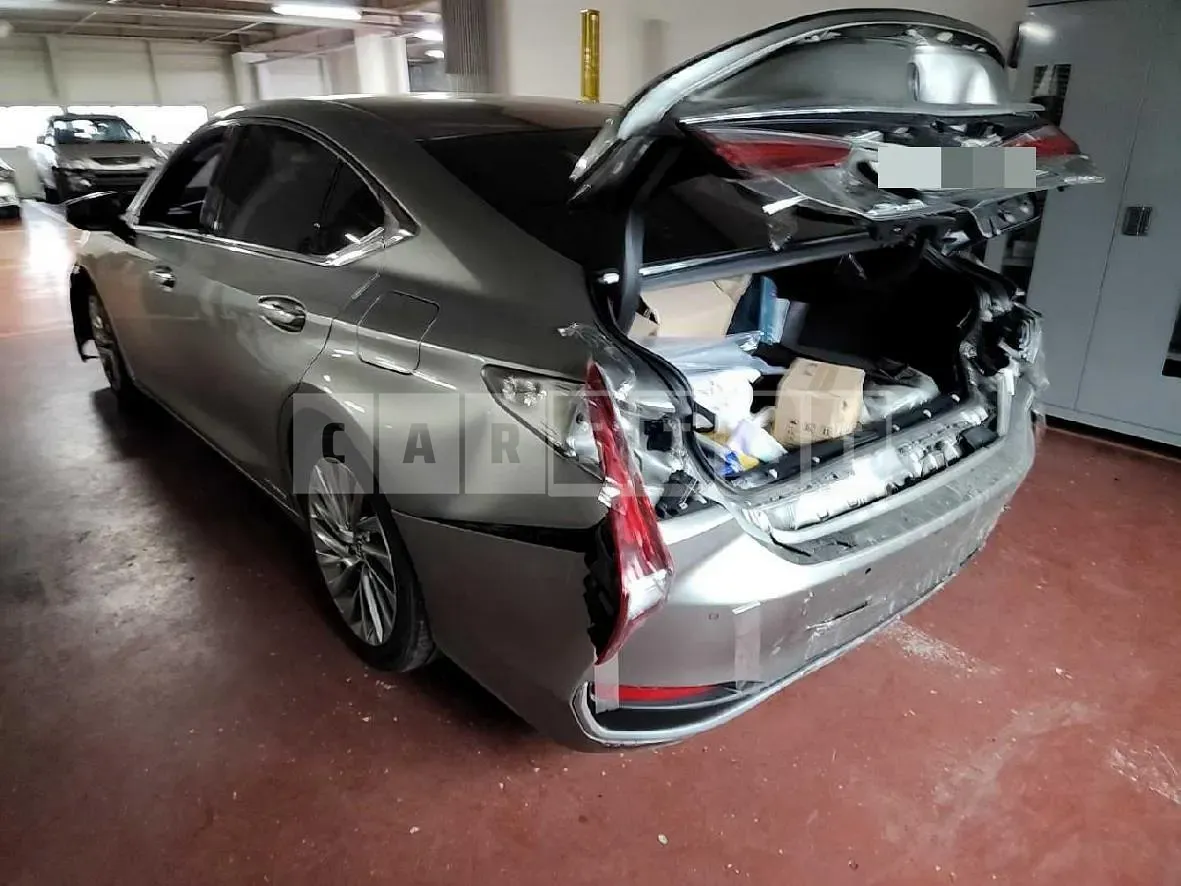 Photo 2 of 46: 2019 Lexus ES300h, VIN JTHB21B12K2046112 — Korean insurance auction