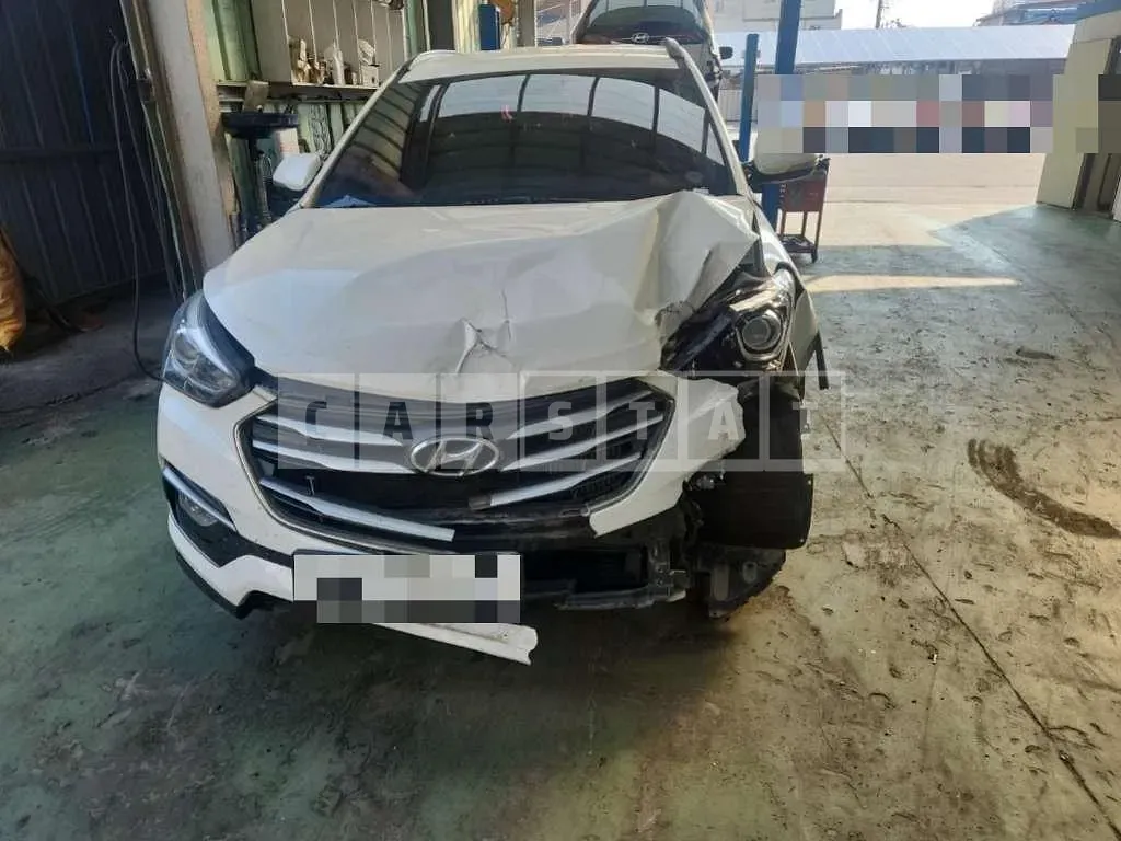 Photo 2 of 15: 2016 Hyundai Santa Fe DM — Korean insurance auction