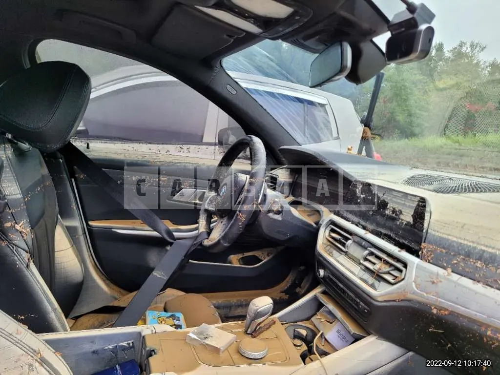 Photo 2 of 8: 2022 BMW 320e, VIN WBA11GK0XNFM24746 — Korean insurance auction