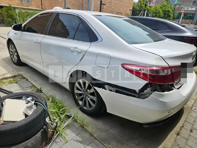 Photo 2 of 10: 2016 Toyota Camry Hybrid LE — Korean insurance auction