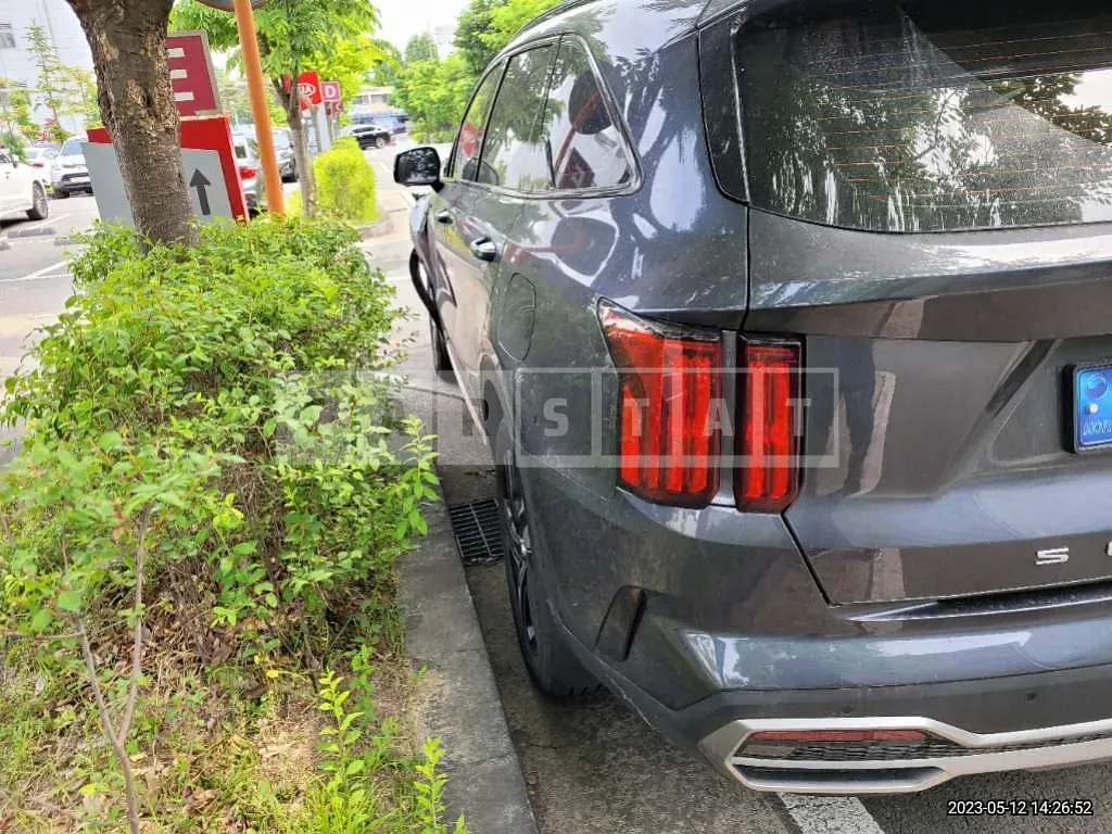 Photo 2 of 16: 2022 Kia Sorento, VIN KNARL81GBNA107202 — Korean insurance auction