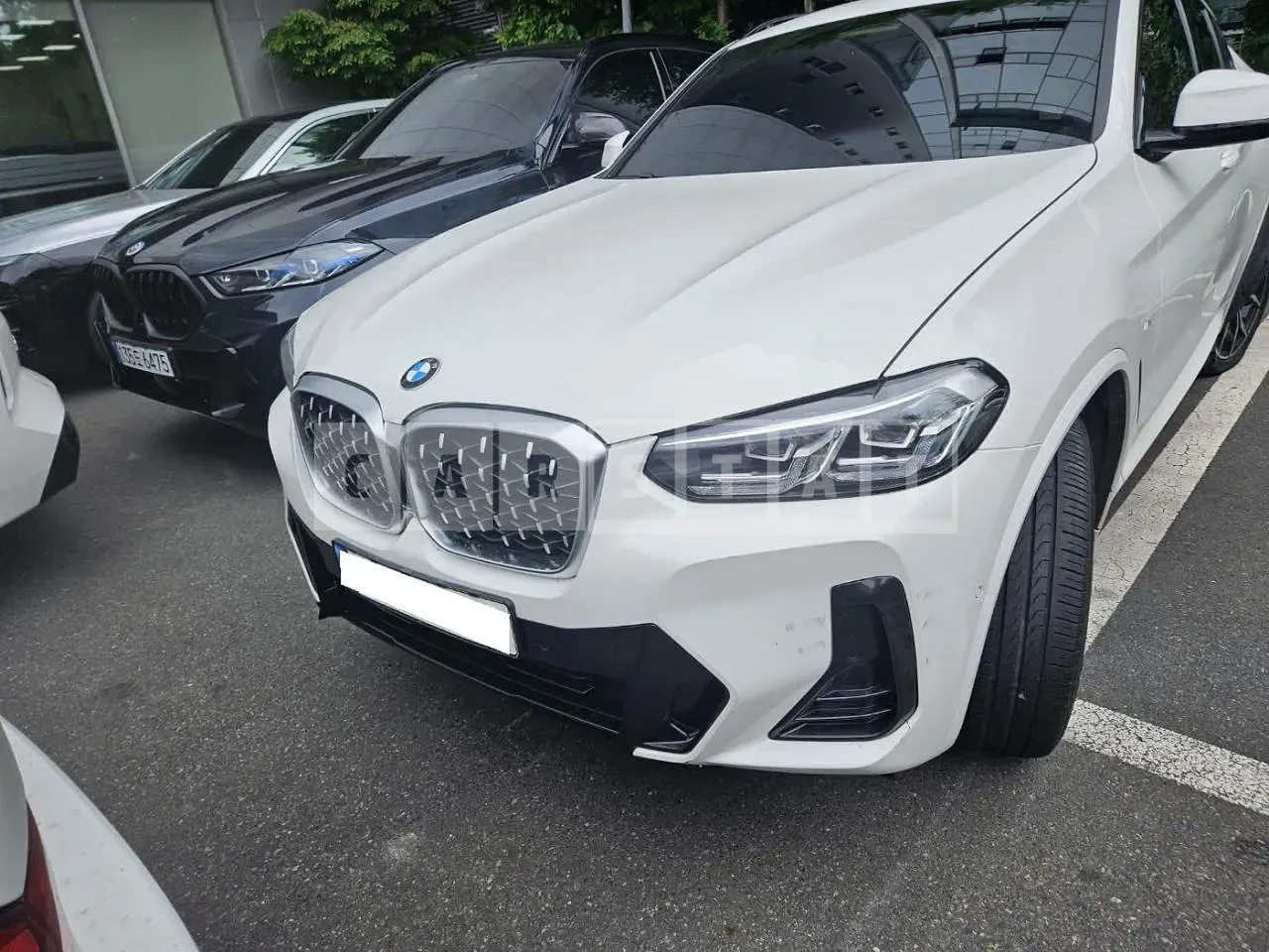 Photo 2 of 17: 2022 BMW X4 xDrive20d, VIN WBA31CA08N9N36642 — Korean insurance auction
