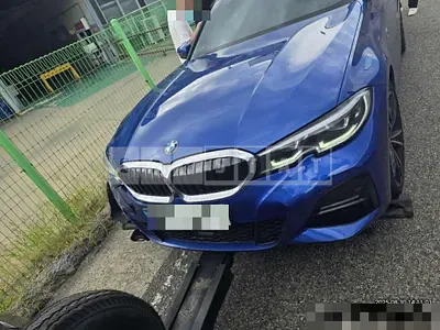 Photo 1 of 6: 2021 BMW 330e — Korean insurance auction