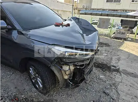 Photo 2 of 11: 2018 Hyundai Tucson — Korean insurance auction