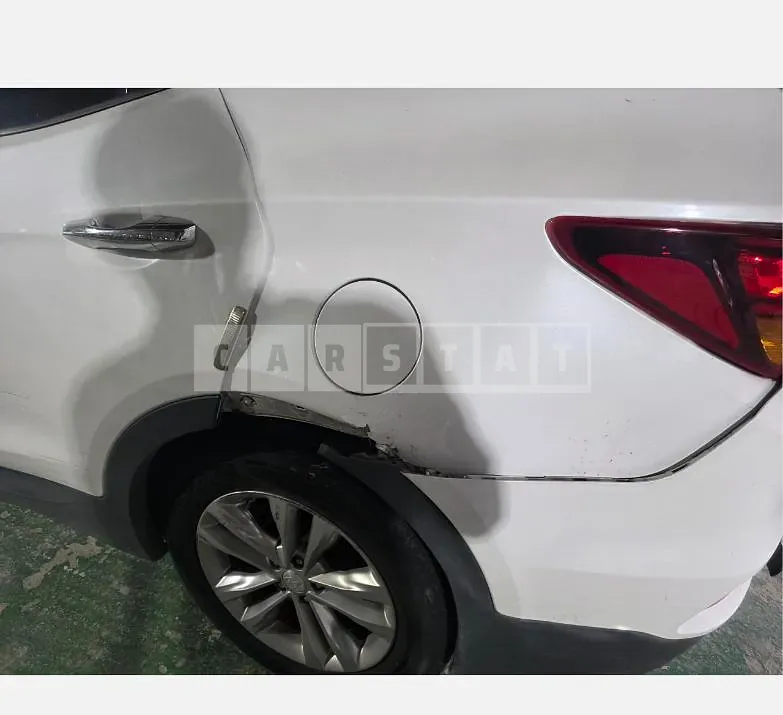 Photo 2 of 5: 2016 Hyundai Santa Fe DM — Korean insurance auction