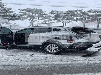 Photo 1 of 2: 2017 Hyundai Santa Fe DM — Korean insurance auction
