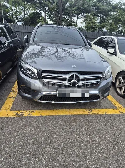 Photo 1 of 3: 2018 Mercedes-Benz GLC220 d 4Matic — Korean insurance auction