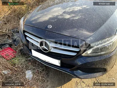Photo 1 of 10: 2018 Mercedes-Benz C200, VIN WDDWF4CB5JF677336 — Korean insurance auction