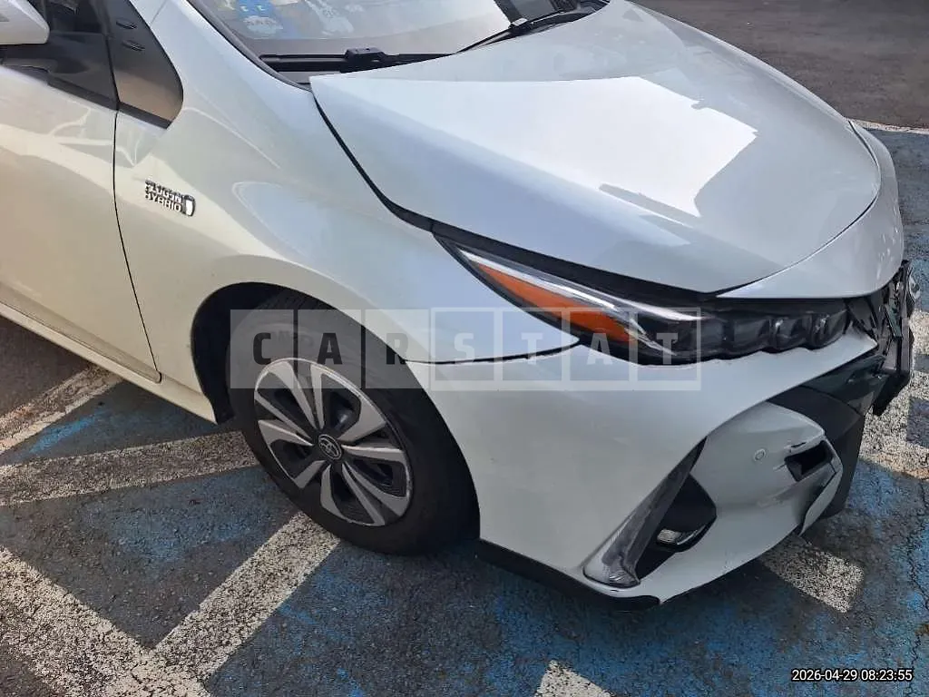 Photo 2 of 19: 2017 Toyota Prius — Korean insurance auction