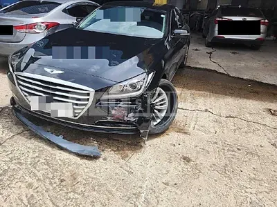 Photo 1 of 15: 2015 Genesis Dh — Korean insurance auction