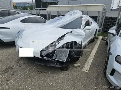 Photo 1 of 50: 2025 Porsche Taycan 4S — Korean insurance auction