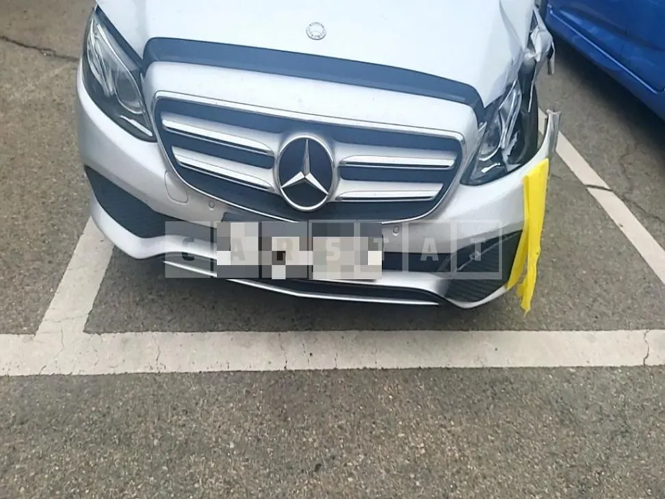 Photo 2 of 37: 2017 Mercedes-Benz E220 d — Korean insurance auction