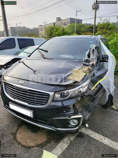 Photo 1 of 8: 2015 Kia Carnival, VIN KNAMB81ABGS160840 — Korean insurance auction
