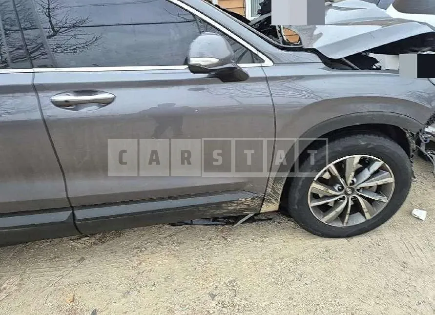 Photo 2 of 15: 2018 Hyundai Santa Fe TM — Korean insurance auction