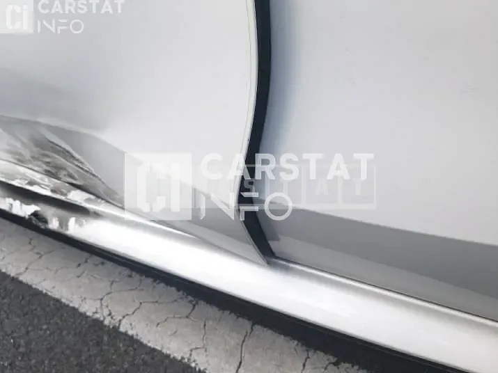 Photo 2 of 14: 2021 BMW X6 xDrive 40d, VIN WBATC6104M9E88750 — Korean insurance auction