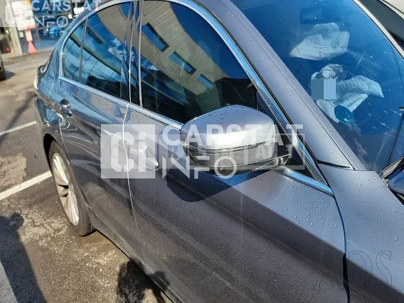 Photo 2 of 14: 2019 BMW 520d Luxury — Korean insurance auction