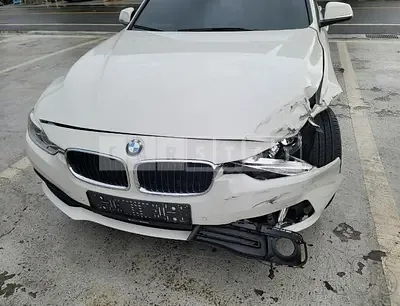 Photo 1 of 30: 2017 BMW 320d — Korean insurance auction