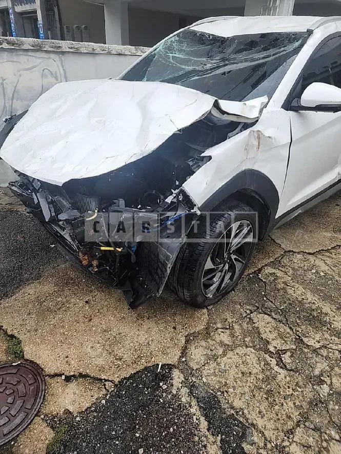 Photo 2 of 19: 2018 Hyundai Tucson — Korean insurance auction