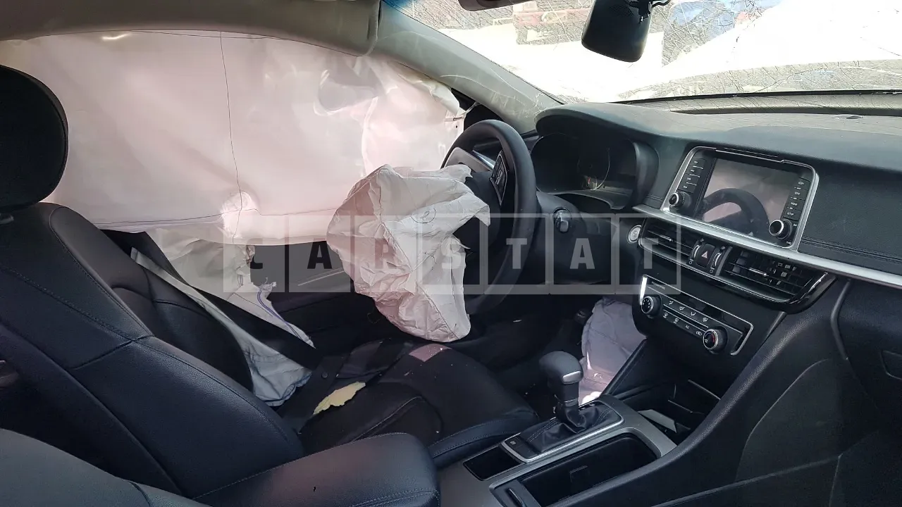 Photo 3 of 3: 2018 Kia K5 2.0(LPI), VIN KNAGS416BKA294562 — Korean insurance auction