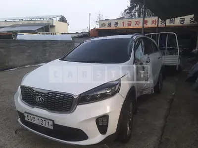 Photo 1 of 17: 2019 Kia Sorento, VIN KNAPH81BDKA479311 — Korean insurance auction