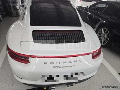 2017 Porsche 911 Carrera 4