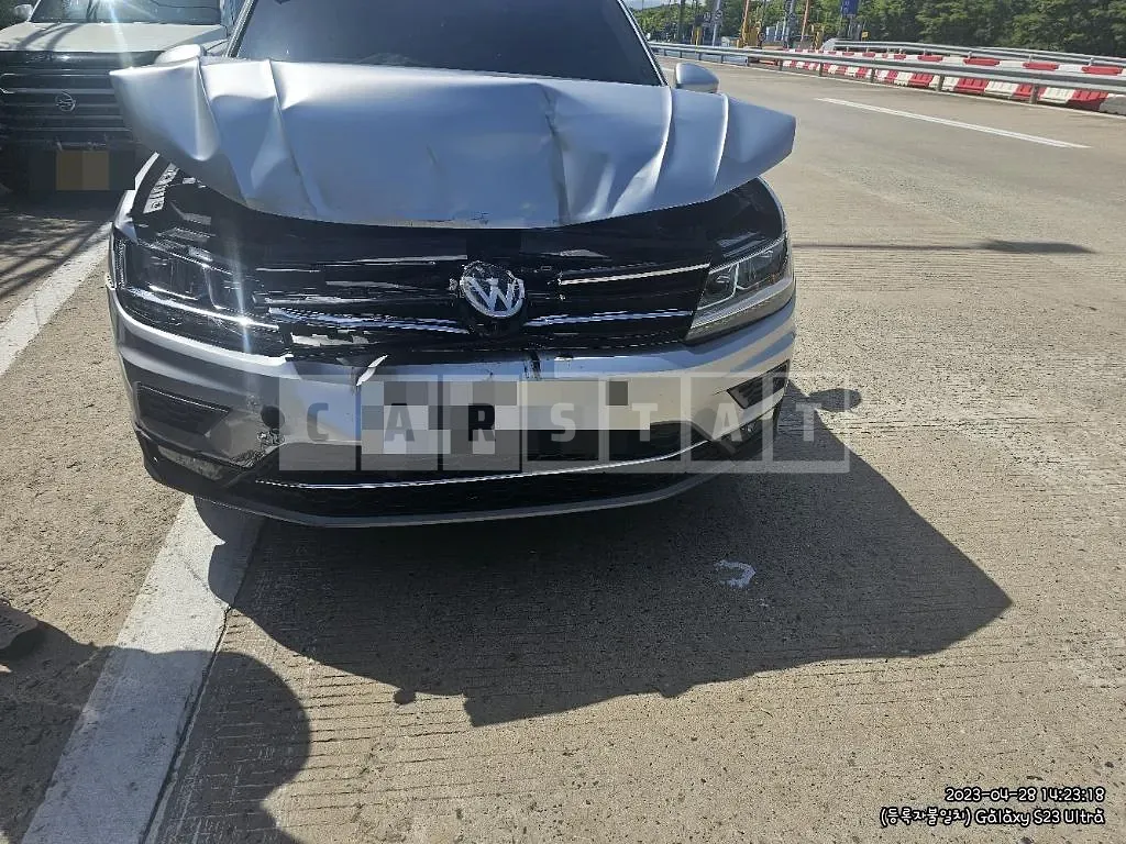 Photo 2 of 38: 2020 Volkswagen Tiguan 2.0 TDI Premium — Korean insurance auction