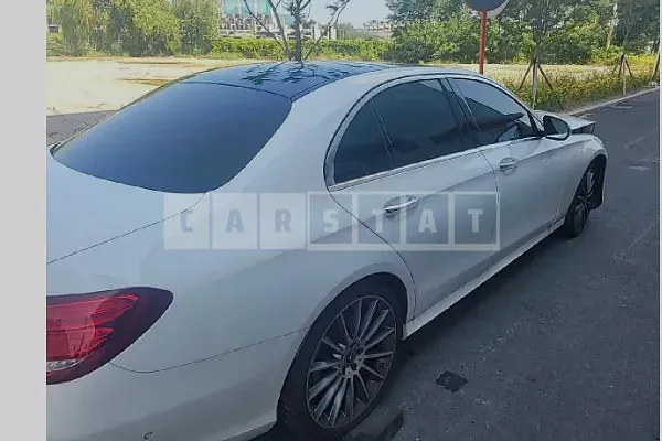 Photo 2 of 9: 2020 Mercedes-Benz E350 4Matic, VIN W1KZF8GB6LA845824 — Korean insurance auction