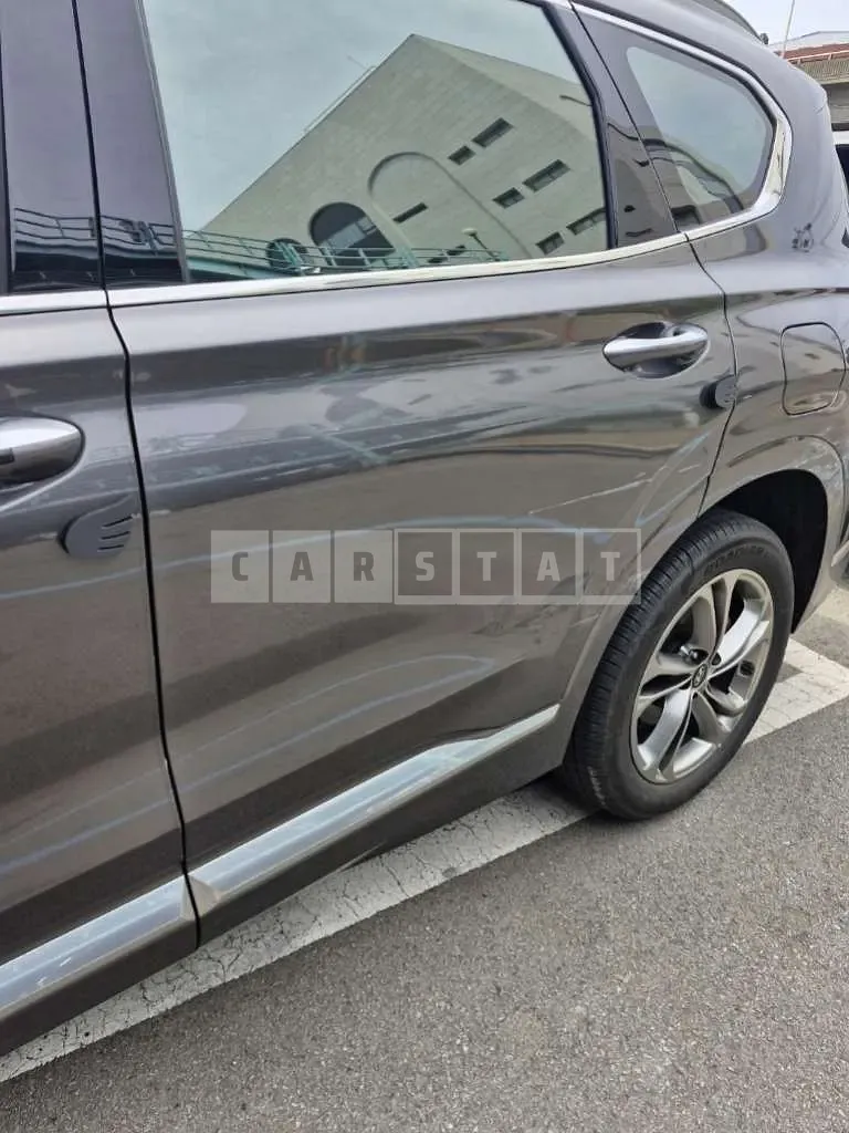 Photo 2 of 14: 2019 Hyundai Santa Fe TM Gasoline 2.0T — Korean insurance auction
