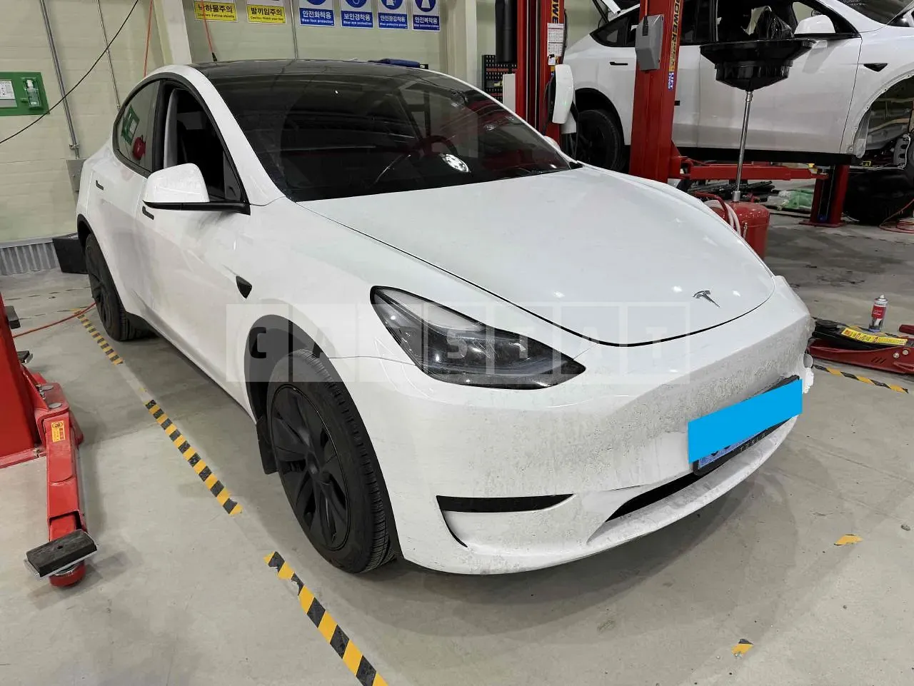 Photo 2 of 10: 2024 Tesla Model Y RWD, VIN LRWYGCFS2RC506074 — Korean insurance auction