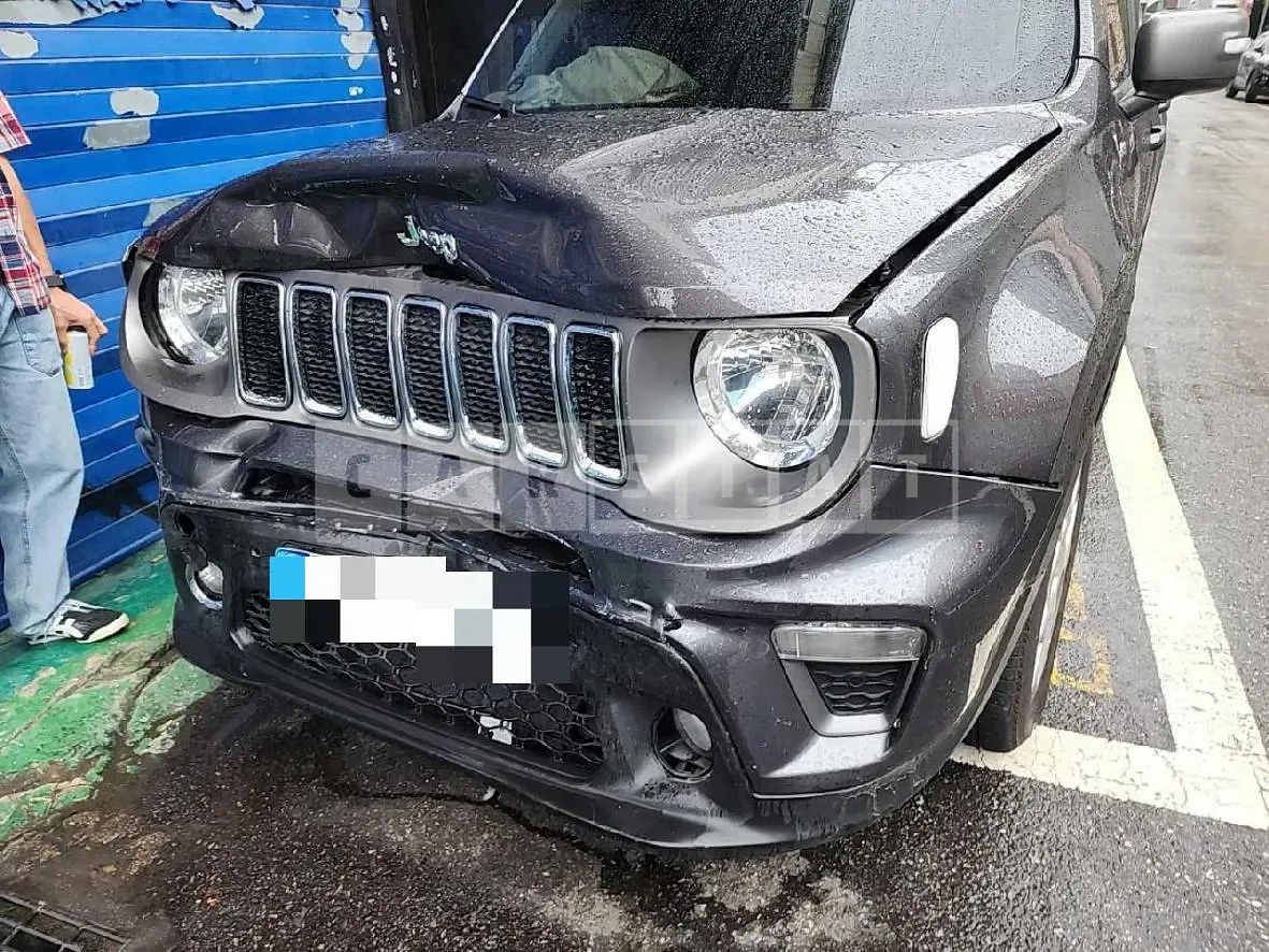 Photo 2 of 10: 2021 Jeep Zip Renegade 2.4 FWD, VIN 1C4NJCDB9MPN24776 — Korean insurance auction