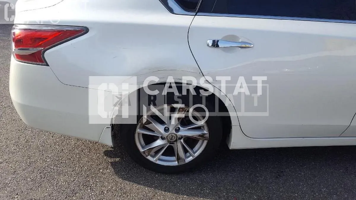 Photo 2 of 5: 2014 Nissan Altima 2.5 — Korean insurance auction