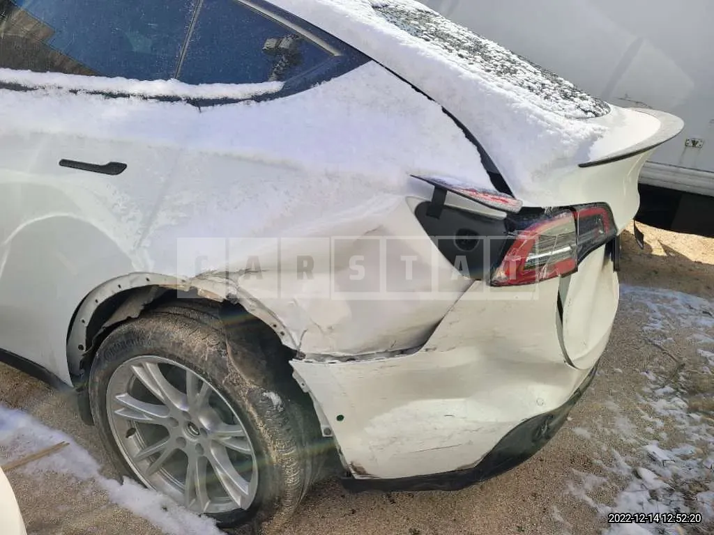 Photo 2 of 49: 2022 Tesla Model Y LongRange, VIN 7SAYGDEE6NF416558 — Korean insurance auction