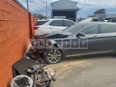 Photo 1 of 12: 2017 Hyundai Genesis /G80, VIN KMHGL41DDJU252356 — Korean insurance auction