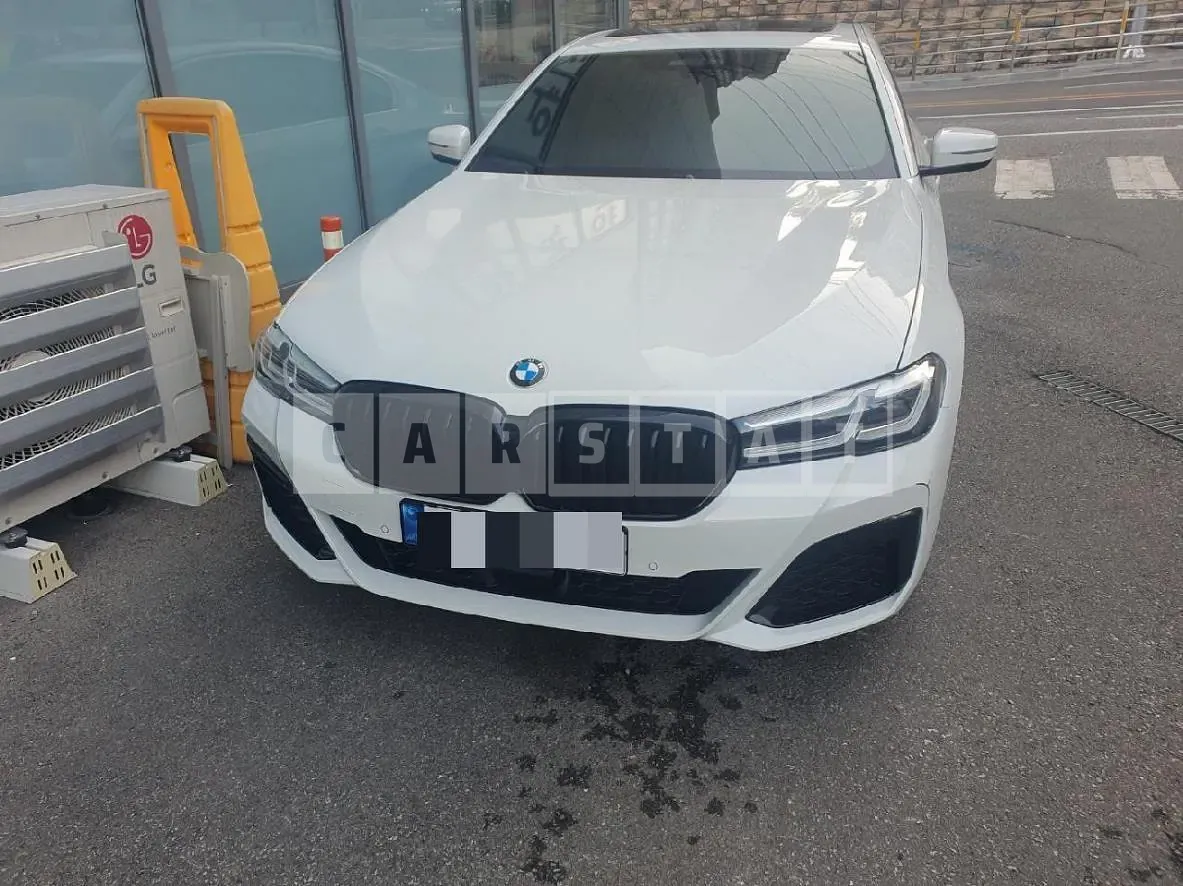 Photo 3 of 3: 2022 BMW (parts) 520i Light — Korean insurance auction
