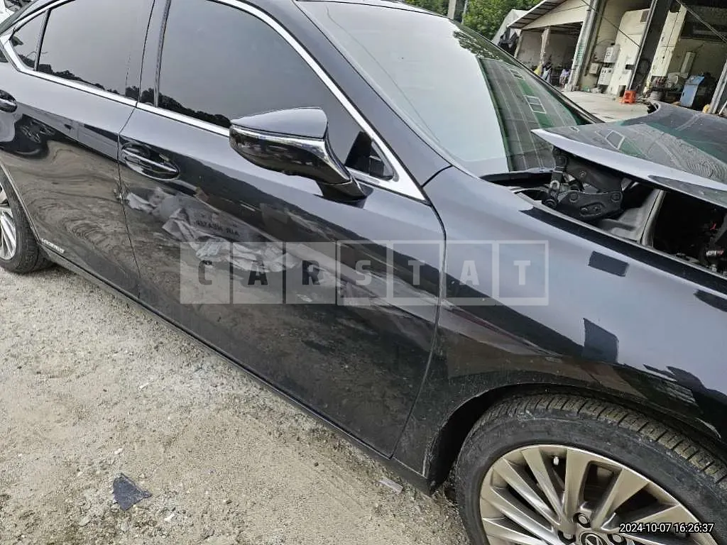 Photo 2 of 16: 2022 Lexus ES300h, VIN JTHBA1C13N2010158 — Korean insurance auction