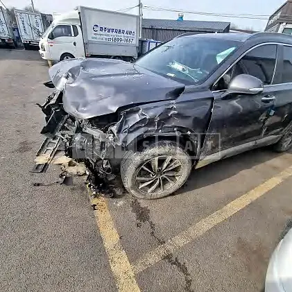 Photo 2 of 15: 2020 Hyundai Santa Fe, VIN KMHS281BDLU248364 — Korean insurance auction