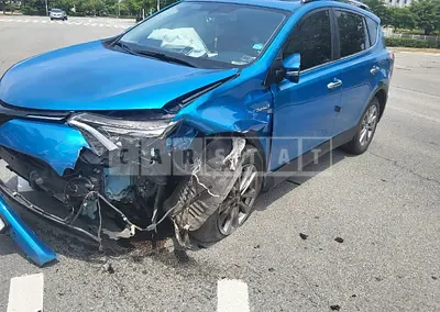 Photo 1 of 6: 2016 Toyota RAV4 Hybrid, VIN JTMDJREVXGD016197 — Korean insurance auction