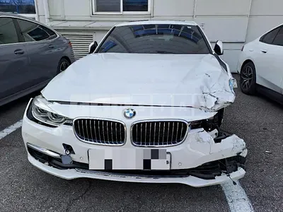 Photo 1 of 38: 2016 BMW 320i, VIN WBA8A9108HK823176 — Korean insurance auction