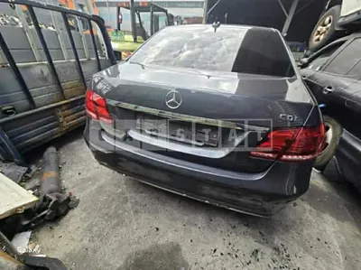 Photo 1 of 13: 2015 Mercedes-Benz E220 CDI — Korean insurance auction