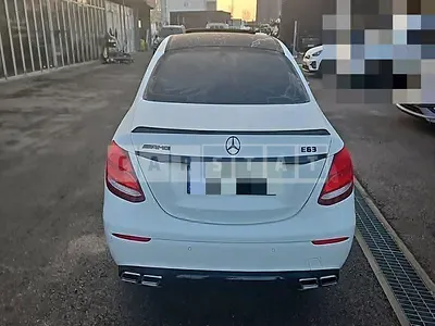 Photo 1 of 71: 2018 Mercedes-Benz E200, VIN WDDZF4CB2JA411217 — Korean insurance auction