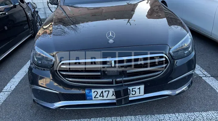 Photo 2 of 22: 2021 Mercedes-Benz E300 e 4Matic, VIN W1KZF5EB0MA948093 — Korean insurance auction